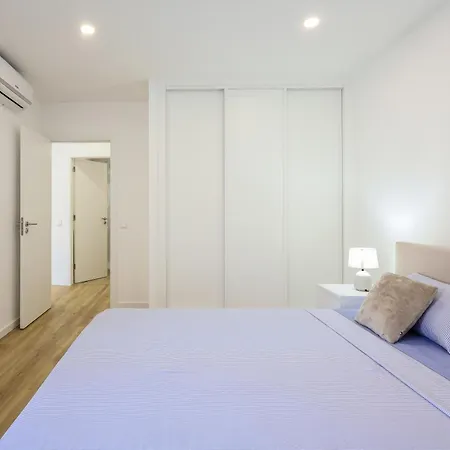 1 Bedroom Luxury ! *